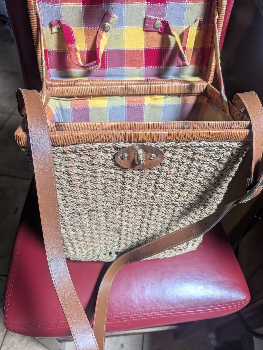 Woven Straw Picnic Basket/Bag with Tan Leather Trim - Natural with Fabric lining